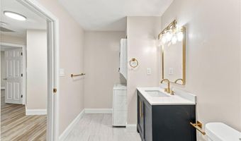 69 Kennedy Ln 4, Burrillville, RI 02830