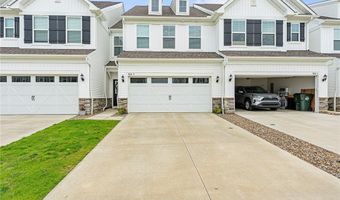 800 Dipper Ln 3, Aurora, OH 44202