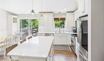 15726 Parkwood Cir, Avon, MN 56310