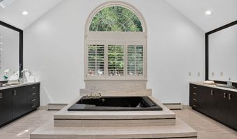 3 Newman Hill Dr, Andover, MA 01810