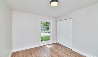 413 Claymont Dr, Ballwin, MO 63011