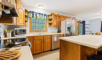 40 Pheasant Run Rd, Belgrade, ME 04917