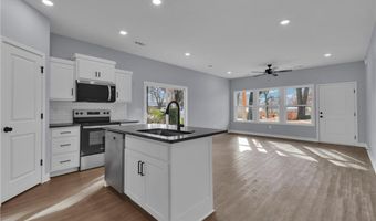 324 E 2nd St, Adrian, MO 64720