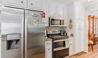 106 Westlake Cir, Americus, GA 31709