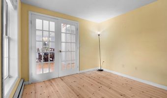 734 High St, Candia, NH 03034