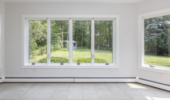 91 Blackstrap Rd, Falmouth, ME 04105
