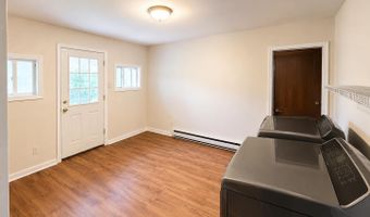 74 James St, Amsterdam, NY 12010