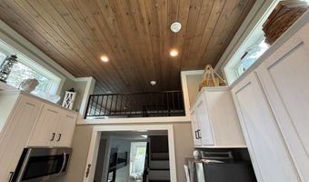 1530 Prince Rd, Big Sandy, TN 38221