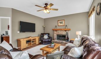 700 Needlegrass Pkwy, Antioch, IL 60002
