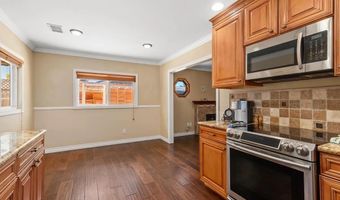 2245 Nob Hill Dr, Carlsbad, CA 92008