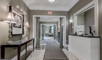 851 N GLEBE Rd N 1113, Arlington, VA 22203