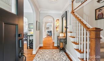 1701 Dearmon Dr, Charlotte, NC 28205