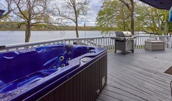 108 Pleasant Valley Rd, Amesbury, MA 01913