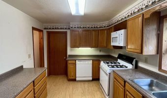 823 Pine Ave, Alma, MI 48801