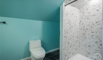 14 E 54th St, Savannah, GA 31405