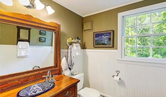 44 Washington Rd, Barrington, RI 02806