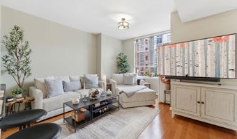 1021 N GARFIELD St 323, Arlington, VA 22201