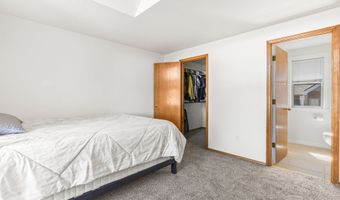 16056 NW TELSHIRE Dr, Beaverton, OR 97006