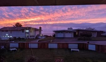 814 PARADISE Ln, Brookings, OR 97415