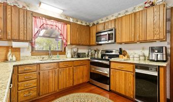 141 EMBILL Dr, Blakeslee, PA 18610