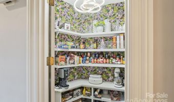 3605 Hampton Manor Dr, Charlotte, NC 28226