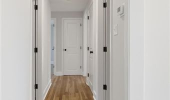 73 Tucker St, Lincoln, RI 02865