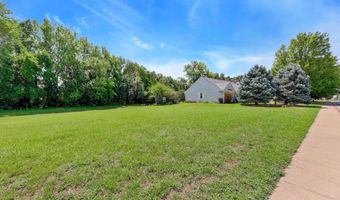 324 N Lakeside Dr, Andover, KS 67002