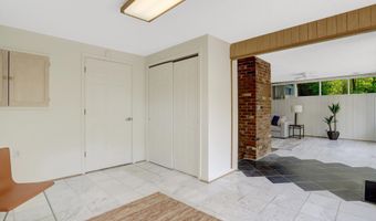 7413 REBECCA Dr, Alexandria, VA 22307