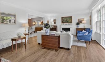 5973 SEARL Ter, Bethesda, MD 20816