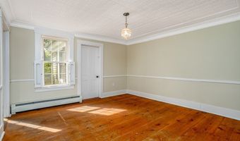 4 Main St, Ashburnham, MA 01430