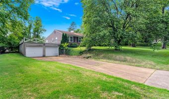 425 Bush Dr, Ballwin, MO 63021