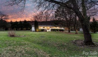 2 Shady Oak Ln, Arden, NC 28704
