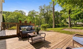 28 Narragansett Rd, Cumberland, RI 02864
