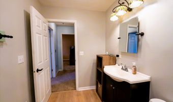 39450 N Circle Ave, Antioch, IL 60002