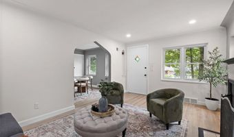 9938 Coventry Ln, Affton, MO 63123