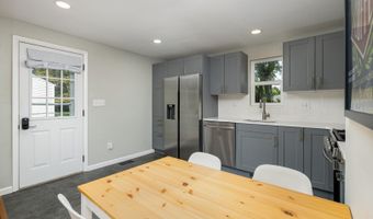 12 W Eden Ct, Ann Arbor, MI 48108
