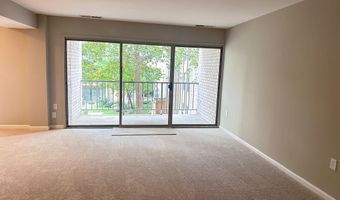 19 CANTERBURY Sq 201, Alexandria, VA 22304