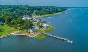 99 Smith St, Bristol, RI 02809