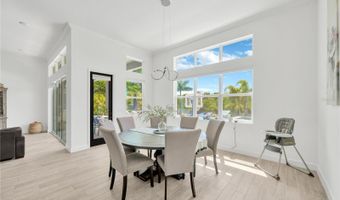 832 MANNS HARBOR Dr, Apollo Beach, FL 33572