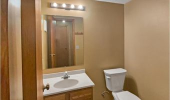 8906 138th Street Ct, Apple Valley, MN 55124