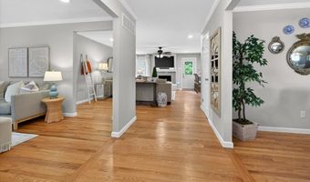 706 Clayworth Dr, Ballwin, MO 63011