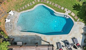 15 Queens Ln, Darien, CT 06820