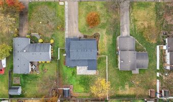 215 Rustic Hill Ln, Amherst, OH 44001