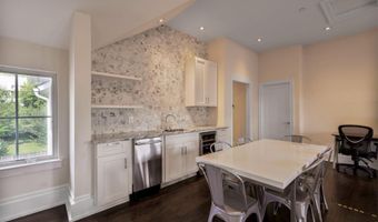 4964 ESKRIDGE Ter NW, Washington, DC 20016