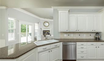 7 Stratfield Ln, Bella Vista, AR 72714