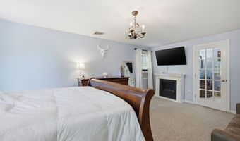 17 Wolfpits Rd, Bethel, CT 06801