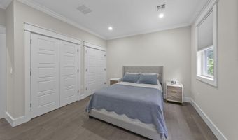 129 Magnolia Ln, Middletown, NJ 07748