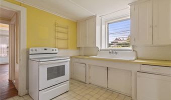 11 Namcook Rd, Narragansett, RI 02882