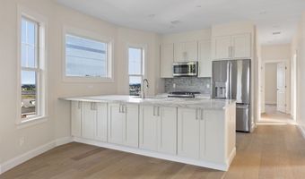 68 Orient Ave 3, Boston, MA 02128