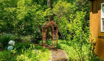 3665 Frederick Dr, Ann Arbor, MI 48105